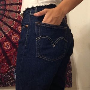 distressed Levi 501’s